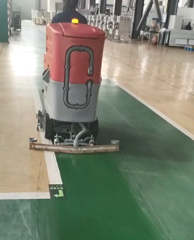 電氣設備公司采購駕駛式洗地機GX7R